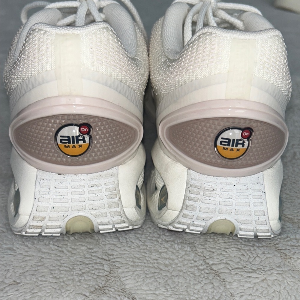 Nike Air Max DN SE, Women’s Size 11 - Picture 6 of 10